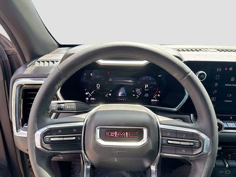 Used 2024 GMC Canyon Elevation w/ Elevation Premium Package image 14
