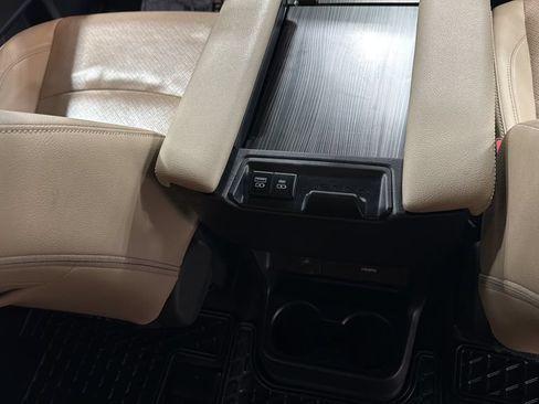 Used 2023 Toyota Sienna Limited AWD/4WD image 17