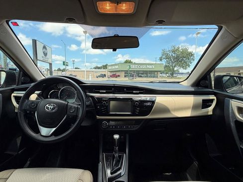 Used 2016 Toyota Corolla LE FWD image 17