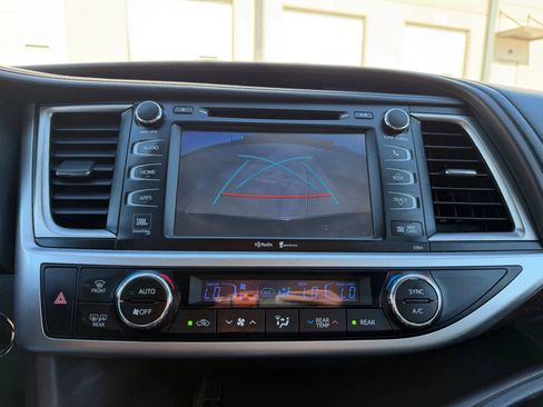 Used 2015 Toyota Highlander Limited image 14