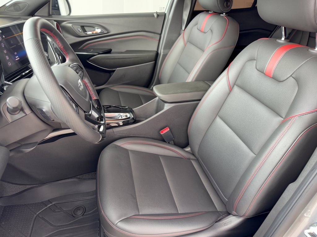 Certified 2026 Chevrolet Trax RS w/ Sunroof Package FWD image 5