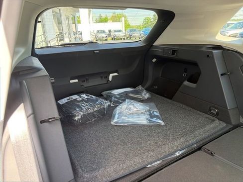 New 2025 Volkswagen Tiguan SE AWD/4WD image 27