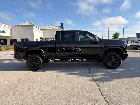 Used 2026 Chevrolet Silverado 2500 ZR2 AWD/4WD image 8