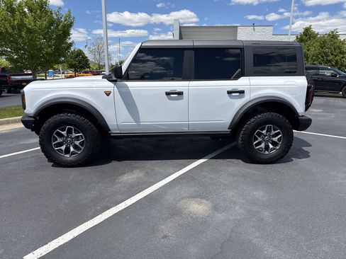 Certified 2024 Ford Bronco Badlands AWD/4WD image 3