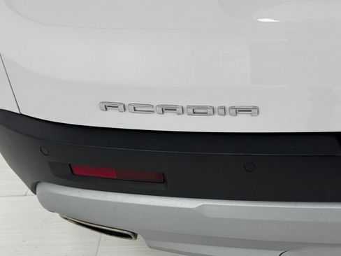 Used 2023 GMC Acadia SLT image 37