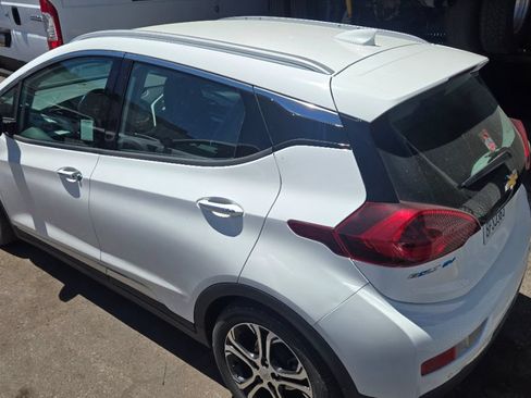 Used 2019 Chevrolet Bolt Premier w/ Infotainment Package FWD image 4