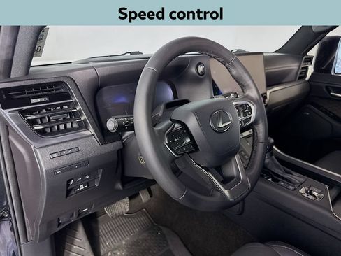 Used 2024 Lexus GX 550 w/ Accessory Package (2T) AWD/4WD image 9