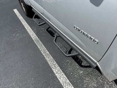 Used 2020 Chevrolet Colorado W/T image 5