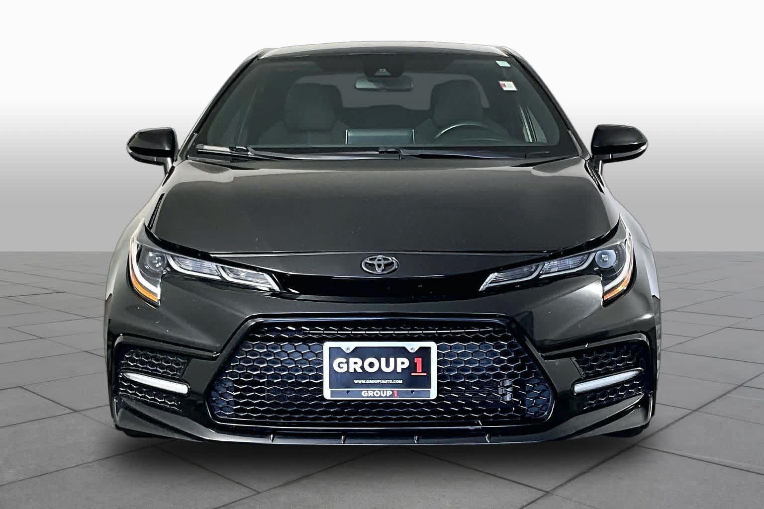 Used 2021 Toyota Corolla SE FWD image 3