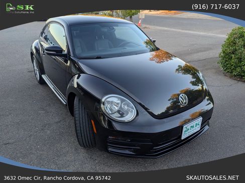 Used 2018 Volkswagen Beetle 2.0T S w/ Style & Comfort Package For S FWD image 4