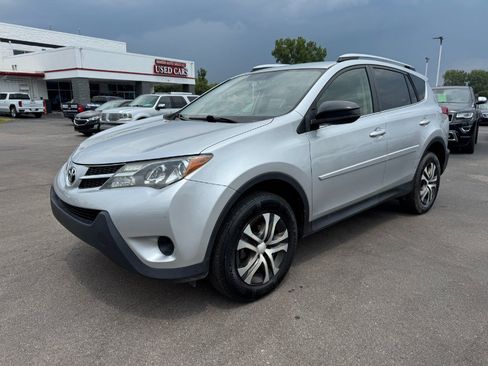 Used 2013 Toyota RAV4 LE FWD image 1