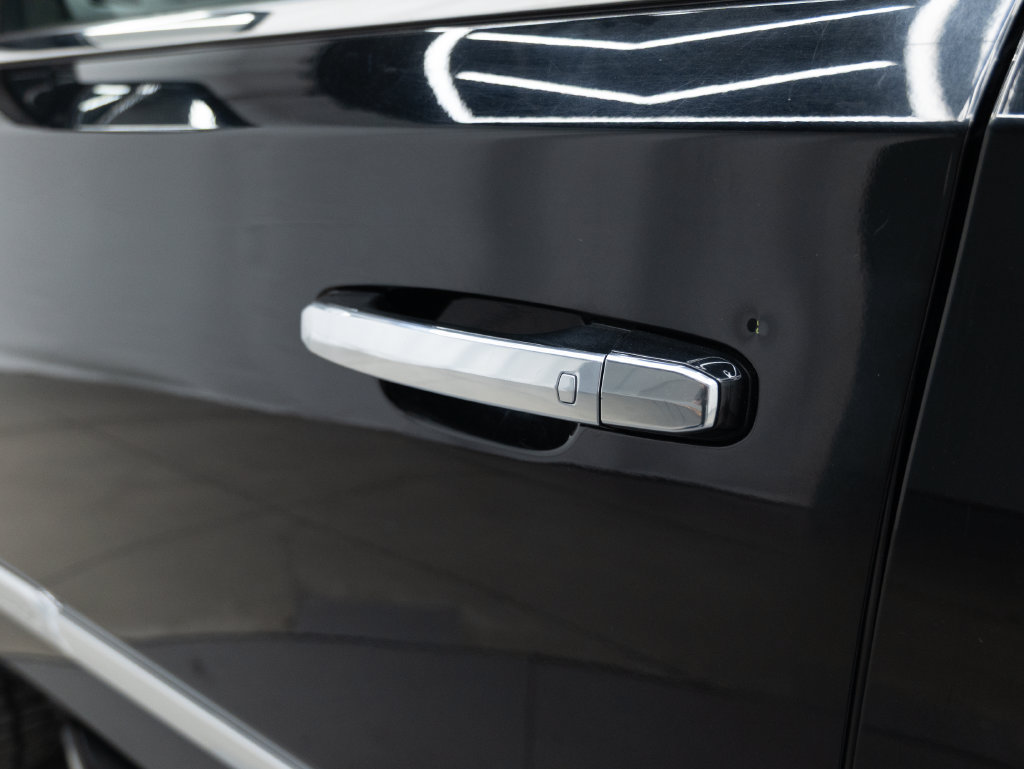 Used 2019 Cadillac Escalade Luxury AWD/4WD image 23