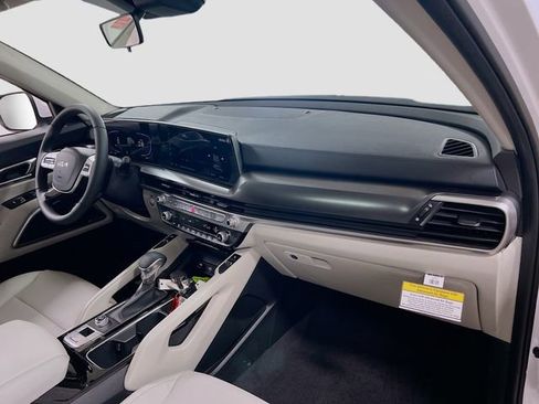New 2025 Kia Telluride S image 32