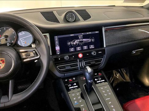 Certified 2024 Porsche Macan S AWD/4WD image 16