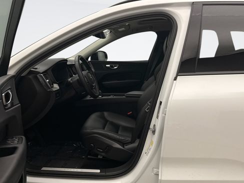 Used 2024 Volvo XC60 B5 Core w/ Climate Package AWD/4WD image 8