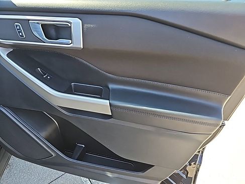 Used 2020 Ford Explorer XLT w/ Comfort Package image 26