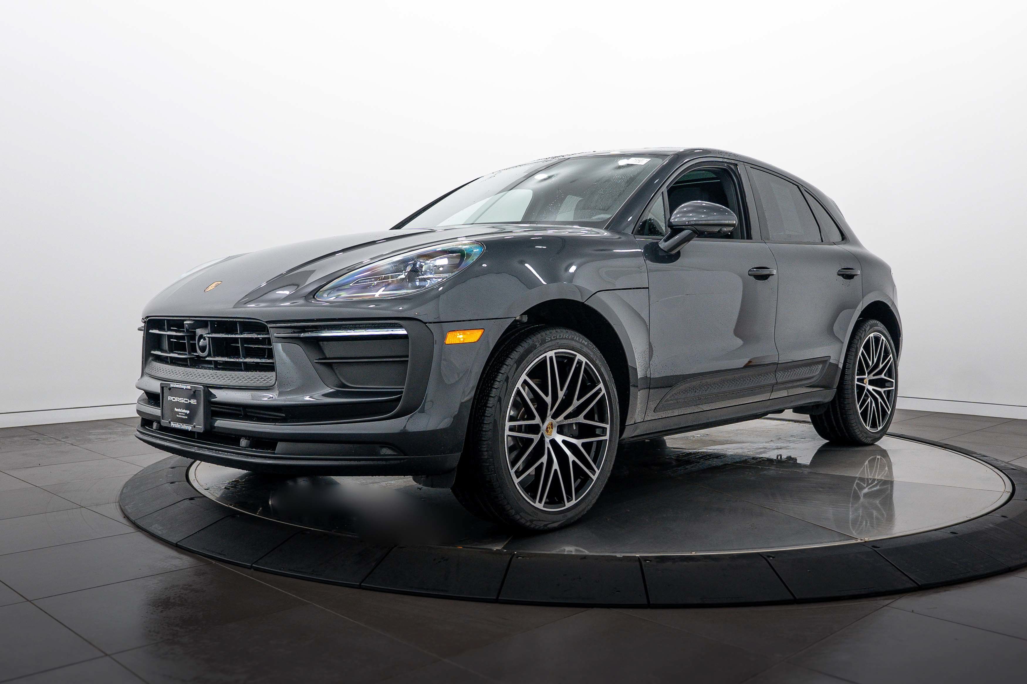Certified 2026 Porsche Macan AWD/4WD image 1