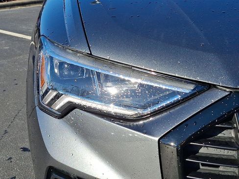 Certified 2025 Audi Q3 2.0T Premium Plus w/ Premium Plus Package image 9