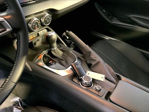 Used 2023 MAZDA MX-5 Miata Grand Touring RWD image 17