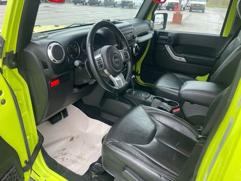 Used 2016 Jeep Wrangler Unlimited Rubicon AWD/4WD image 10