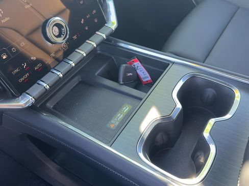 Used 2025 GMC Acadia Elevation w/ Elevation Premium Package image 18