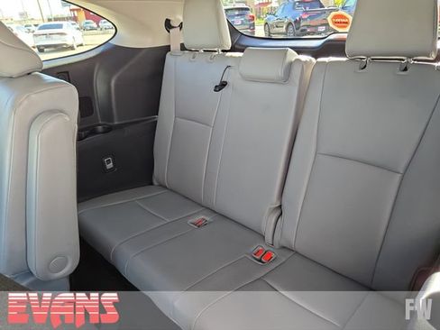 Certified 2024 Toyota Highlander XLE AWD/4WD image 28