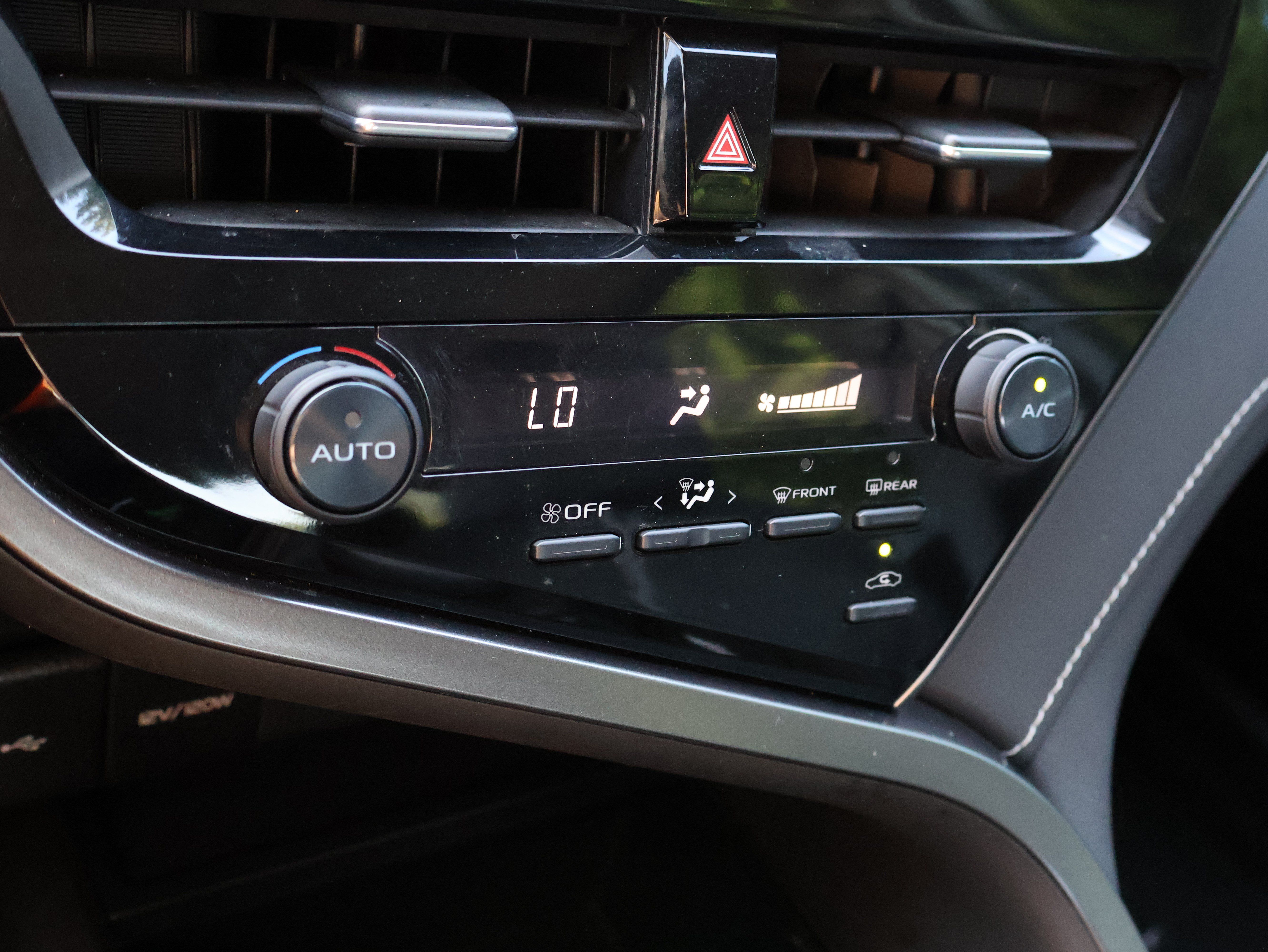 Used 2021 Toyota Camry SE FWD image 29