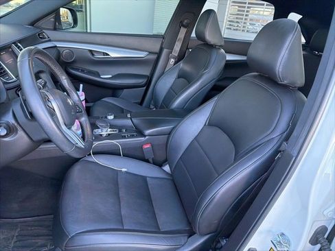 Used 2021 INFINITI QX50 Luxe w/ Appearance Package image 9