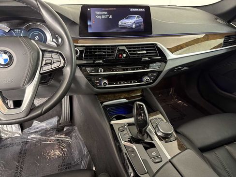 Used 2019 BMW 530e w/ Convenience Package RWD image 29