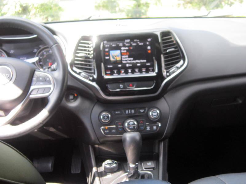 Used 2019 Jeep Cherokee High Altitude AWD/4WD image 9