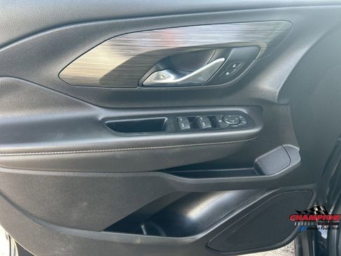 Used 2019 GMC Terrain SLT image 15