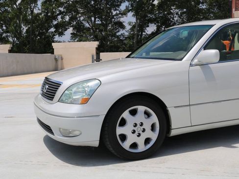Used 2001 Lexus LS 430 RWD image 18