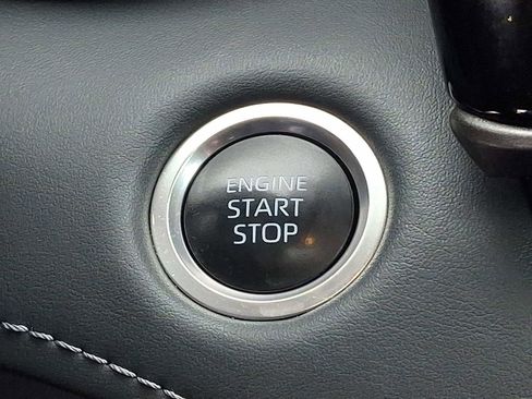 Certified 2024 Toyota Highlander XLE image 29