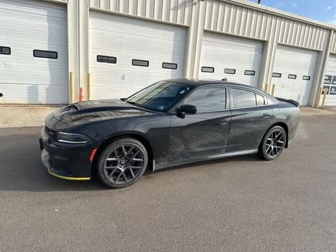 Used 2018 Dodge Charger R/T image 17