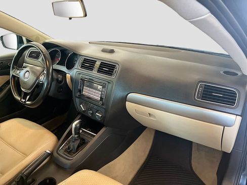Used 2015 Volkswagen Jetta SE FWD image 28