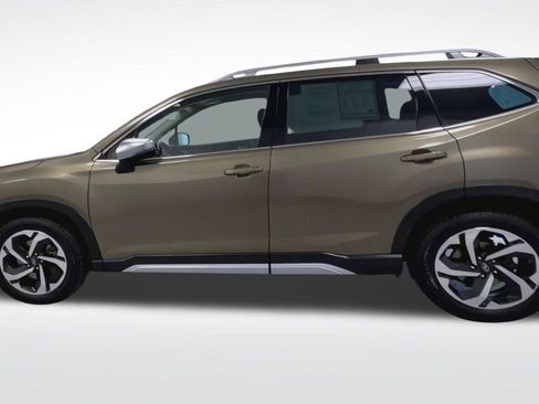 Used 2023 Subaru Forester Touring AWD/4WD image 5