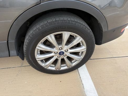 Used 2018 Ford Escape Titanium w/ Ford Safe & Smart Package image 18