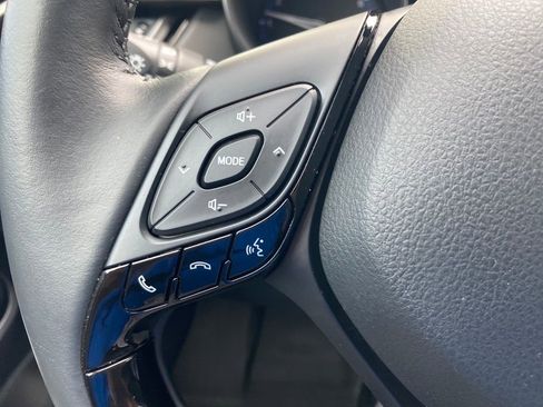 Used 2022 Toyota C-HR Limited FWD image 8