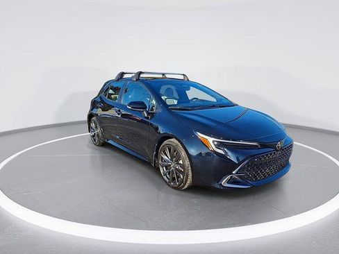 Certified 2025 Toyota Corolla XSE image 3