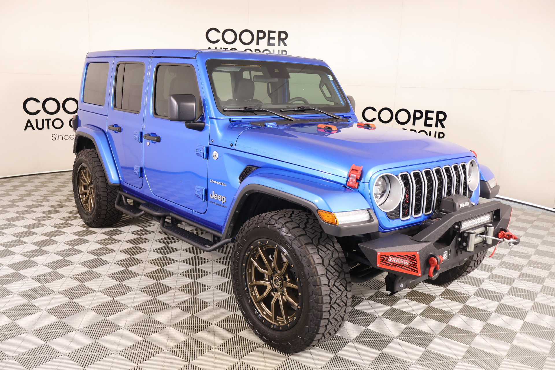Used 2024 Jeep Wrangler Unlimited Sahara AWD/4WD image 1