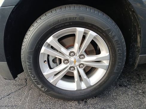 Used 2017 Chevrolet Equinox LS image 24