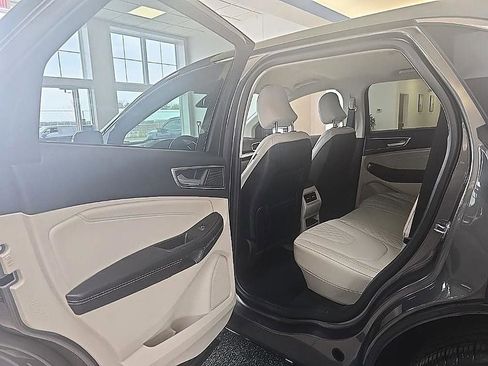 Used 2023 Ford Edge Titanium image 27