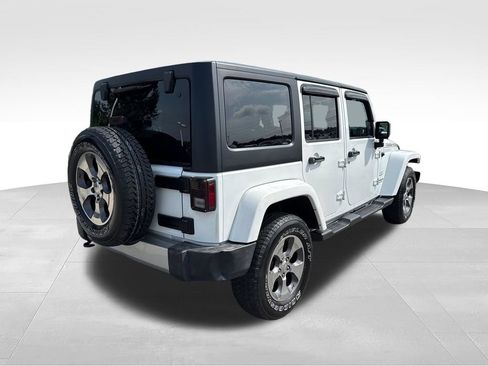 Used 2016 Jeep Wrangler Unlimited Sahara w/ Dual Top Group AWD/4WD image 2