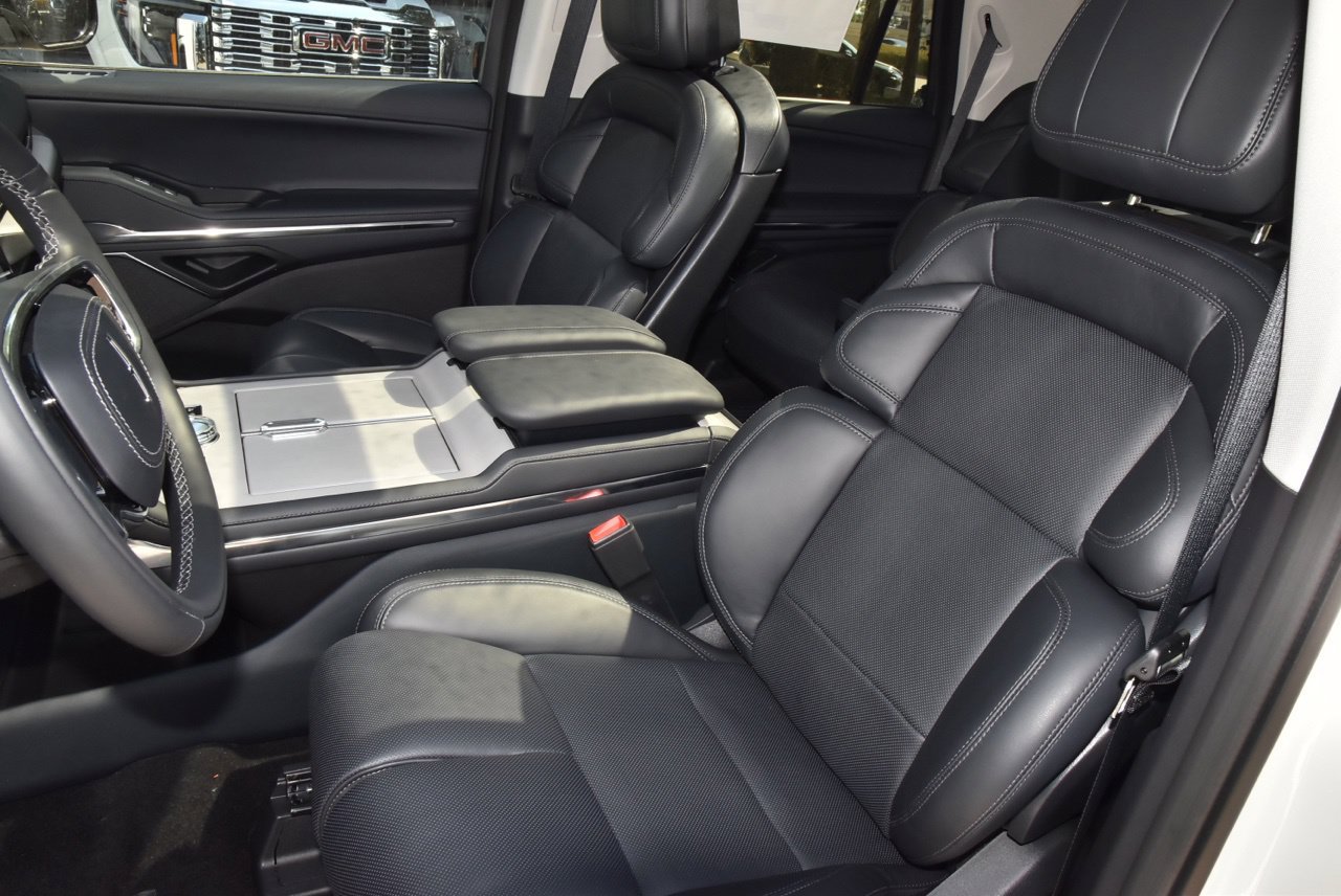 New 2027 Lincoln Navigator Reserve AWD/4WD image 36