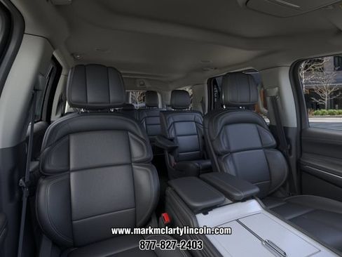 New 2026 Lincoln Navigator Premiere AWD/4WD image 10