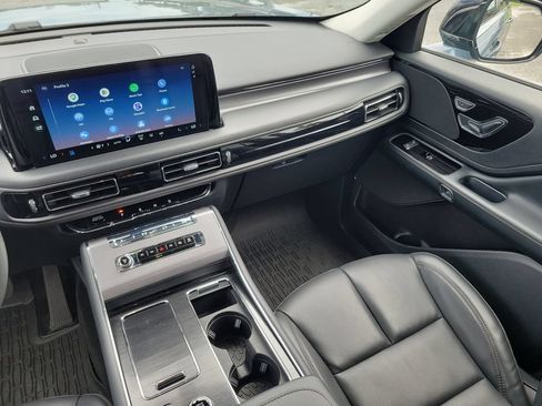 Used 2025 Lincoln Aviator AWD image 14