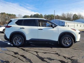 Used 2021 Nissan Rogue S video 2