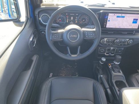 New 2025 Jeep Gladiator High Tide image 36