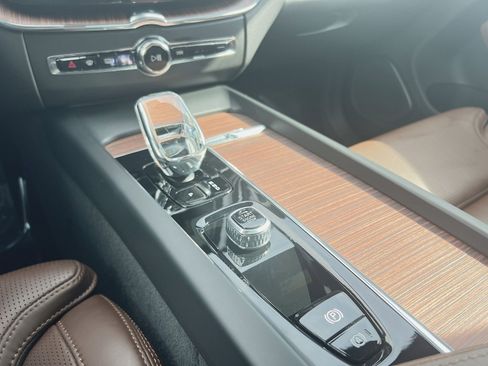 Used 2023 Volvo XC60 T8 Ultimate w/ Protection Package Premier image 30