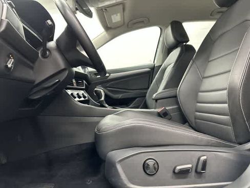 Used 2024 Volkswagen Jetta SE FWD image 26